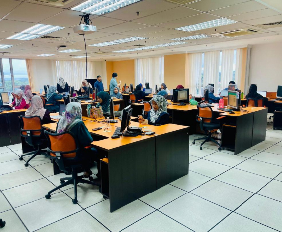 Kakitangan UMSKAL Dalami Ilmu Analisis Data